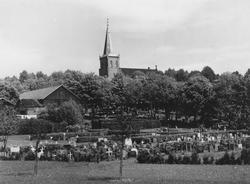 Østre Aker kirke og kirkegård.