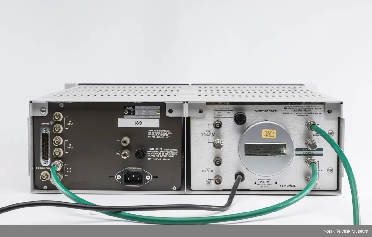 Philips monitor i racksystem med måleapparat.