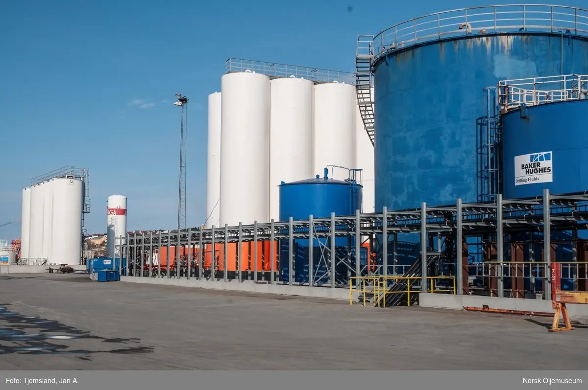 Tanker med borevæske hos Baker Hughes på Vestbase i Kristiansund.