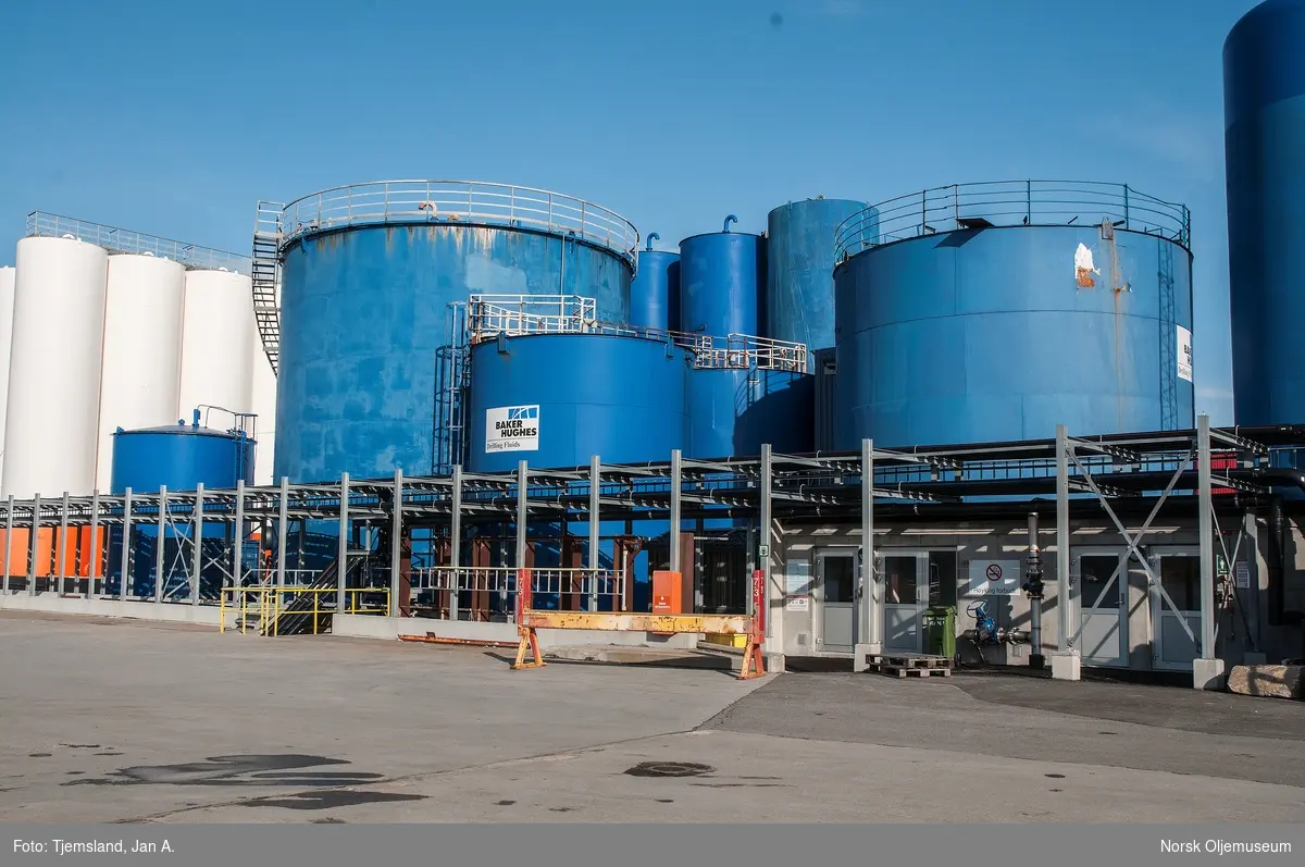 Tanker med borevæske hos Baker Hughes på Vestbase i Kristiansund.