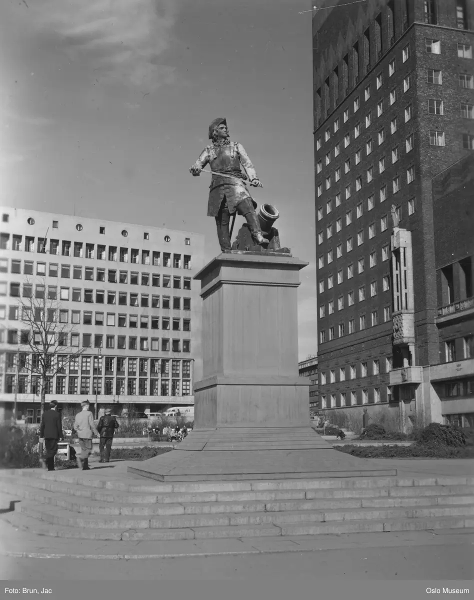 plass, portrettstatue, kontorbygning, park, Rådhuset