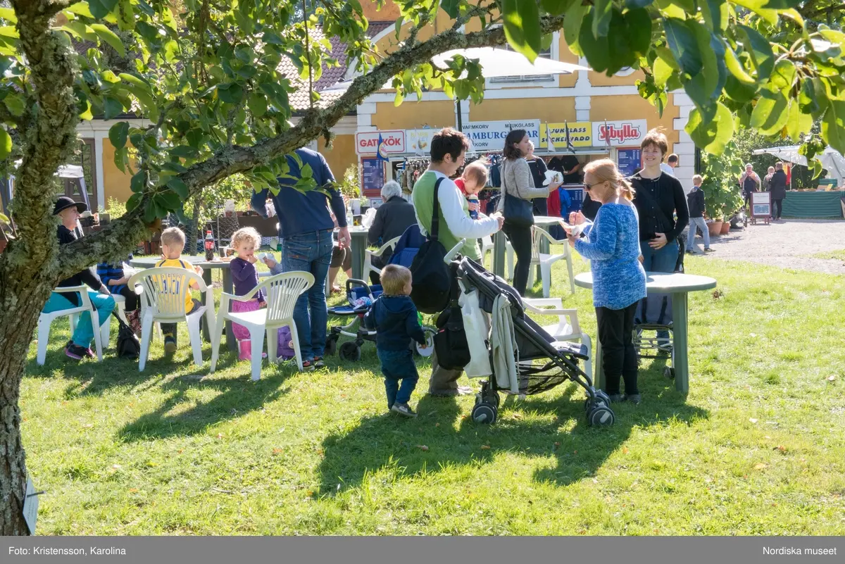 Äppeldagarna Julita 2015, Äpplen, marknad, butiken