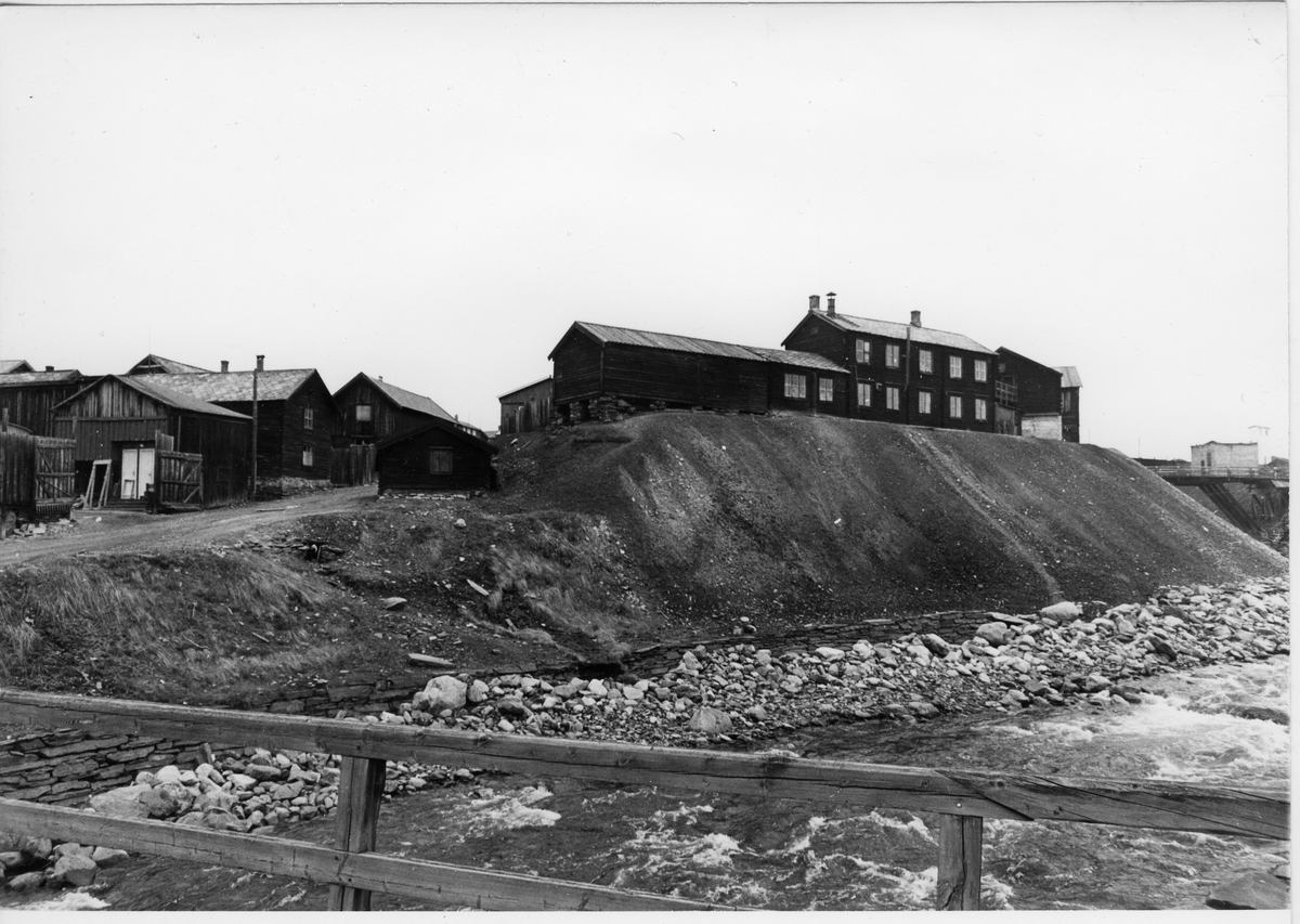 Kurantgården sett fra Raubrua, Røros