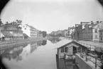 Västra Ågatan, Fyrisån och Östra Ågatan från Islandsbron, Uppsala 1886