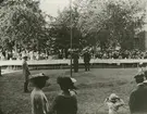 Fabrikens midsommarfest på fabriksgården.