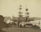 Hjulångaren Wermdö och skonare vid lasthuskajen, Gustavsbergs hamn.