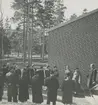 Exteriörbild. Invigning av Landstingets förlossningshem, mars 1949, beläget invid Skogsbo, Adress: <br>Är idag Hälsans Hus.
Personer: okända