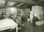 Interiörbild. Scoutverksamhet för ungdomar på missionsförsamlingens  SMU-gård, Skärgårdsvägen 14.<br>
Personer: okända