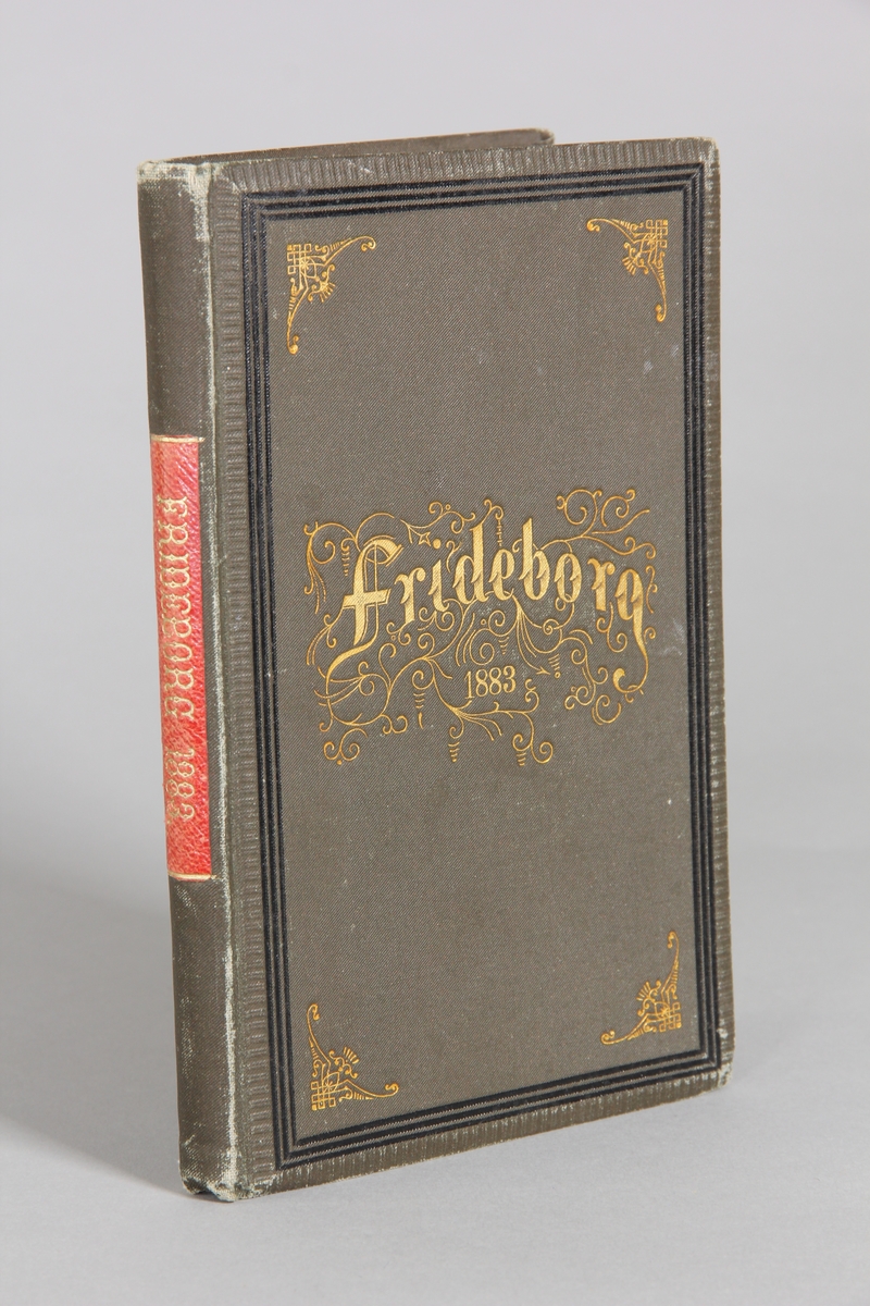 Bok, inbunden med mörkgrått klotband med tryck i guld på framsidan: titeln Frideborg 1883 samt dekorativa element. Röd skinnetikett på ryggen med titeln i guld. På titelsidan: FRIDEBORG FOLKKALENDER FÖR 1883. UTGIFVEN AF B. WADSTRÖM. SJUTTONDE ÅRGÅNGEN. MED 7 PORTRÄTT OCH 20 TECKNINGAR STOCKHOLM, EVANGELISKA FOSTERLANDSSTIFTELSENS FÖRLAGS-EXPEDITION. 168 sidor med olika berättelser, betraktelser och dikter, skrivna av olika anonyma författare, samt illustrationer i form av litografier. Innehållet har en starkt religiös prägel.