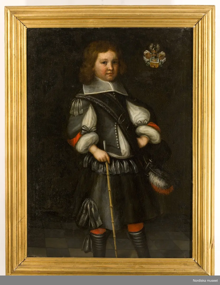 Barnporträtt, pojke, helfigur, trekvartsprofil.