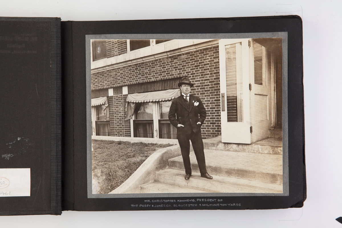 Fotoalbum med fotografier fra skipsverftet Pusey & Jones Co., Gloucester yard. President: Christoffer Hannevig