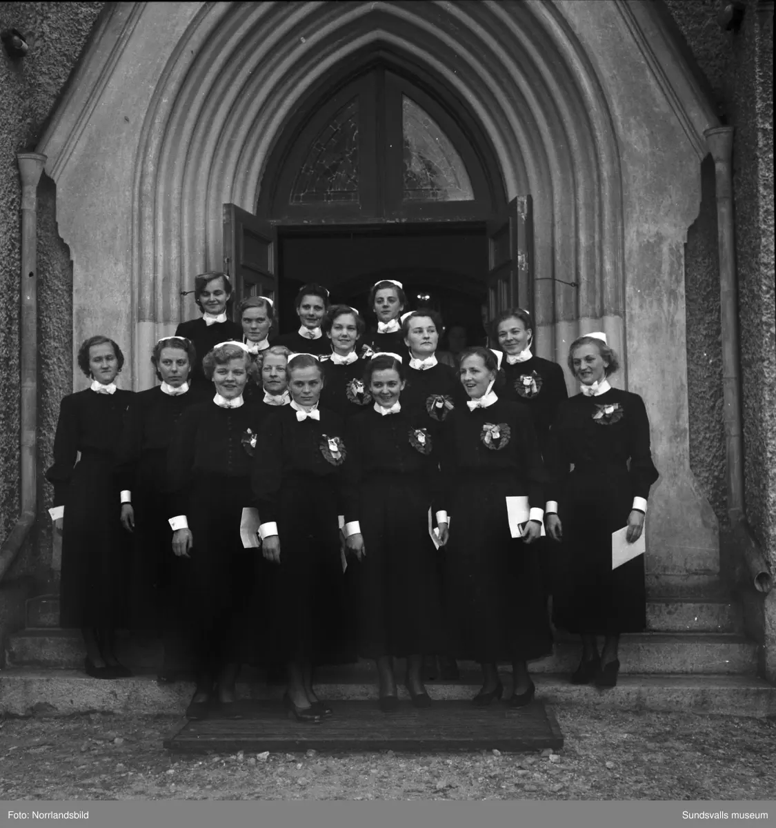 Sjuksköterskeinvigning i Skönsmons kyrka.