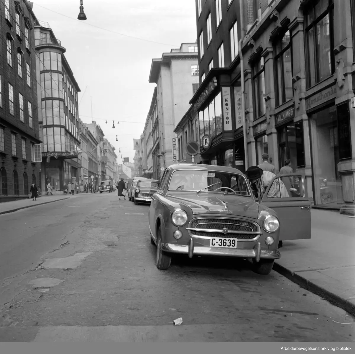 Kongens gate. Grunnen svikter. Oktober 1958