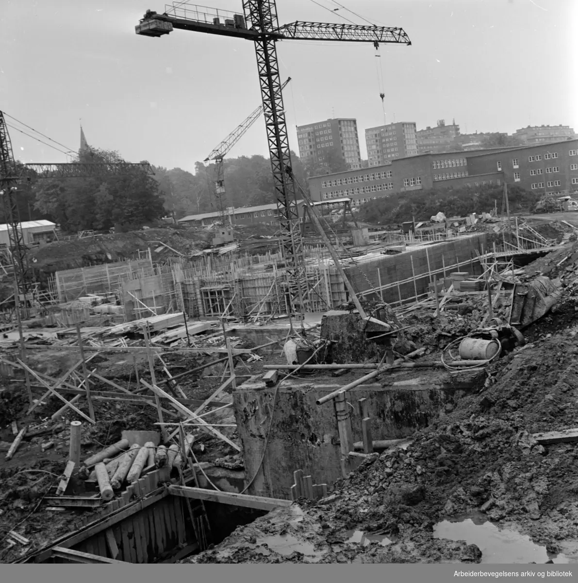 Kringkastingen: Fjernsynhuset under bygging. Oktober 1964