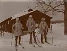 Smålands husarregemente K 4 på skidor, vinterövning i Norrbotten omkring 1910.