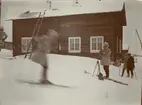 Officerare från Smålands husarregemente K 4 på skidor, vinterövning i Norrbotten omkring 1910.