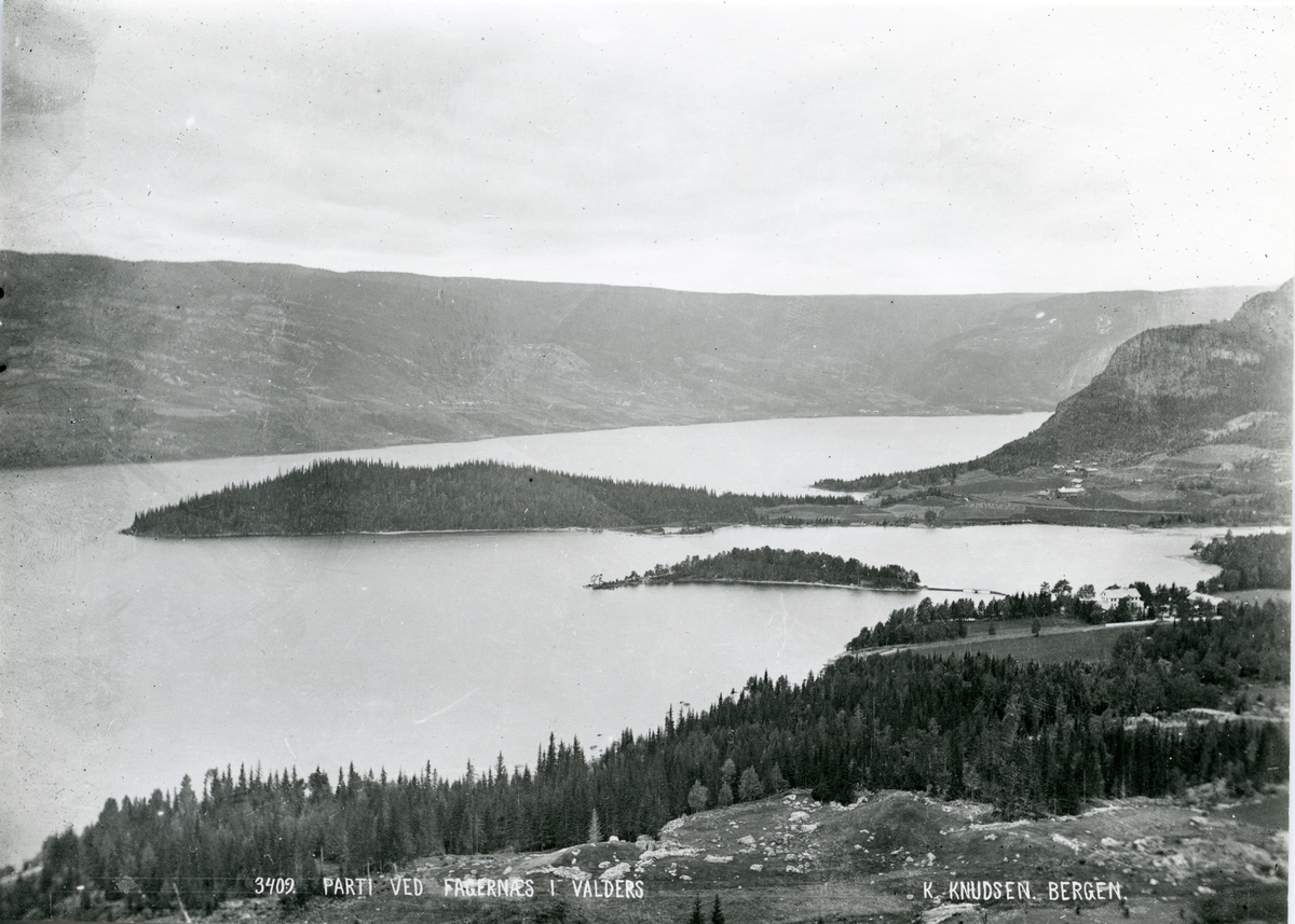 Utsikt over Fagernes og Strandefjorden, Nord-Aurdal.