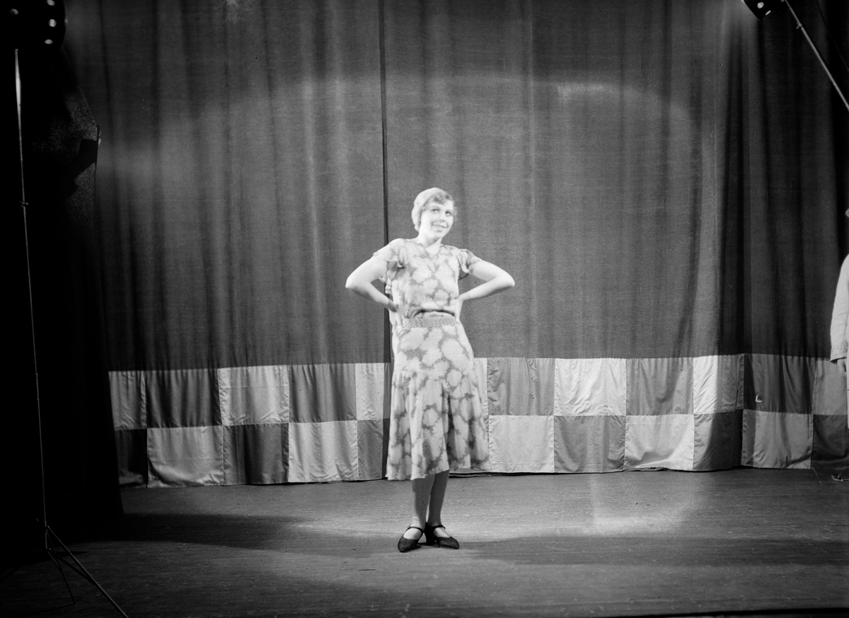 Hjortens høstrevy 1932