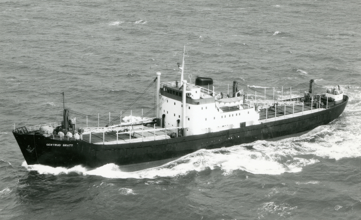 Ägare:/1957-67/: Ångfartygs AB Adolf. Hemort: Göteborg.