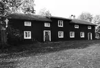 Vid Gällaryds hembygdsgård ligger prästgården på sin ursprungliga plats. Den är välbevarad med delar från 1750-talet. Det var prästboställe fram till 1919.