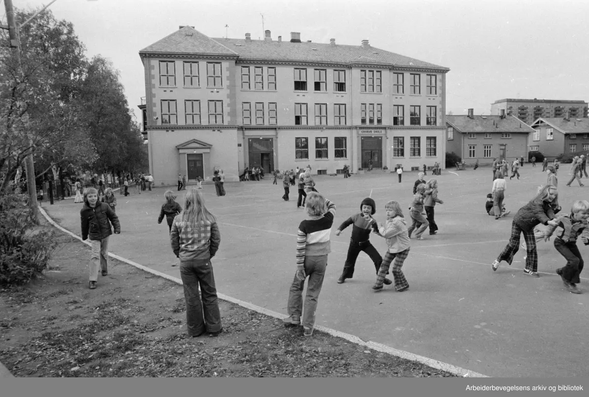 Grorud Skole. Oktober 1975