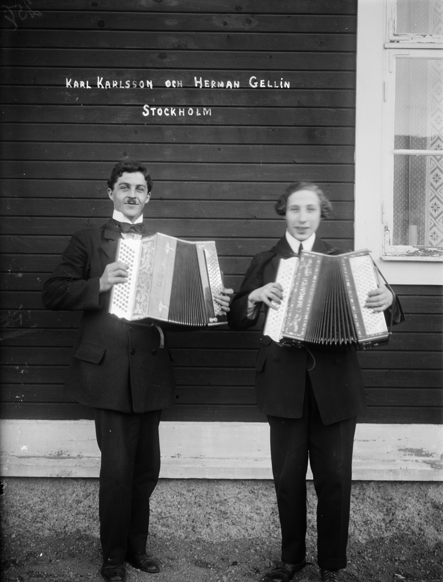 "Karl Karlsson och Herman Gellin, Stockholm" på besök i Uppland