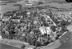 Flygfoto över stationen
En- och enhalvvånings stationshus i trä . Byggnaden kvar ännu på 1950- talet