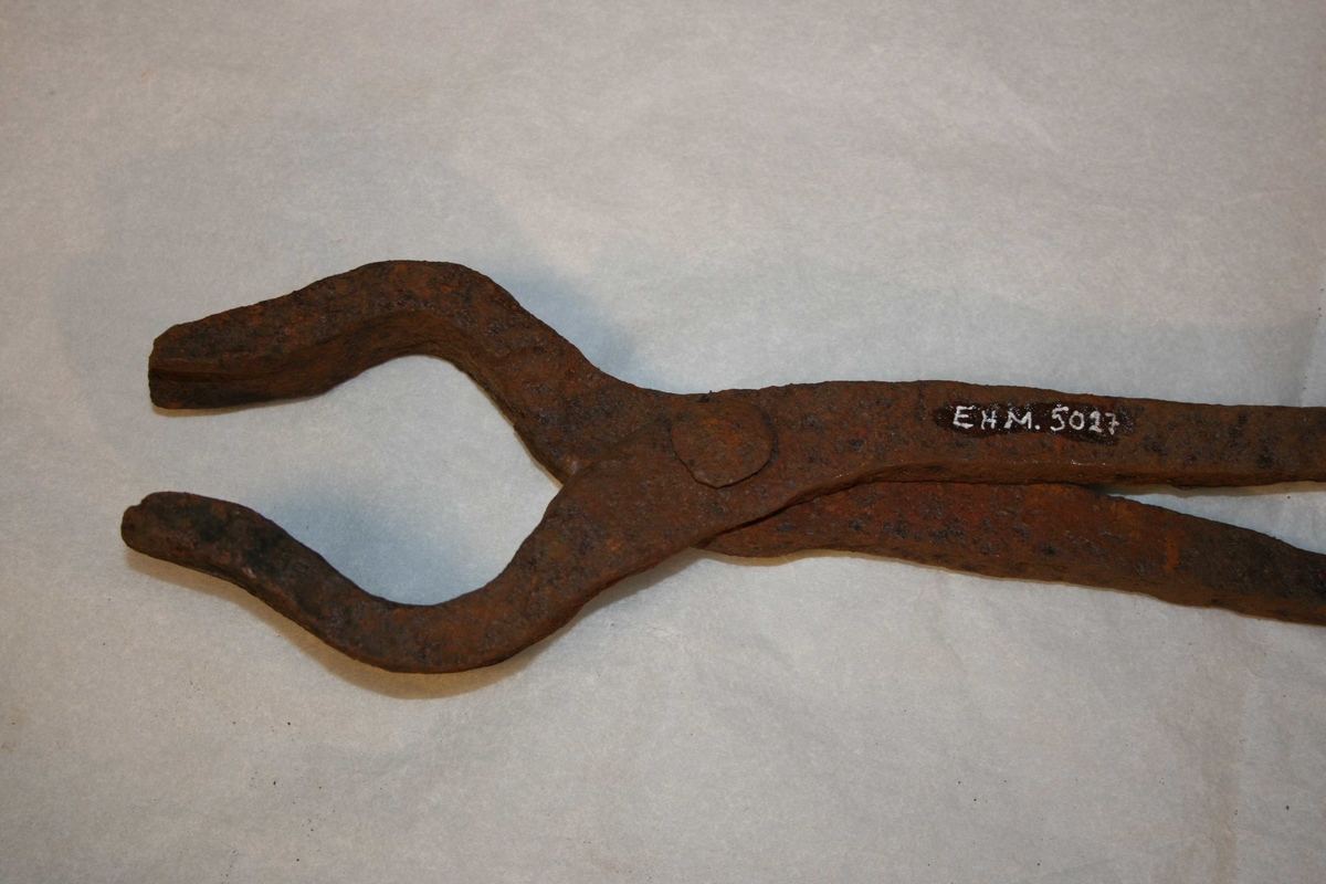 Tong med rund kjeft.  Rusta