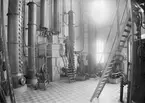 Vörtdestilleringsapparat i jästfabriken, Upsala Ångqvarns AB, Östra Ågatan, Uppsala omkring 1913