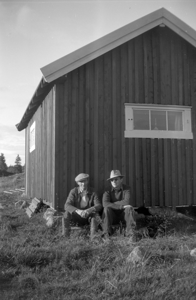 Seterhus, Snultra seter?, f.v. Karsen Thorsen, ukjent..