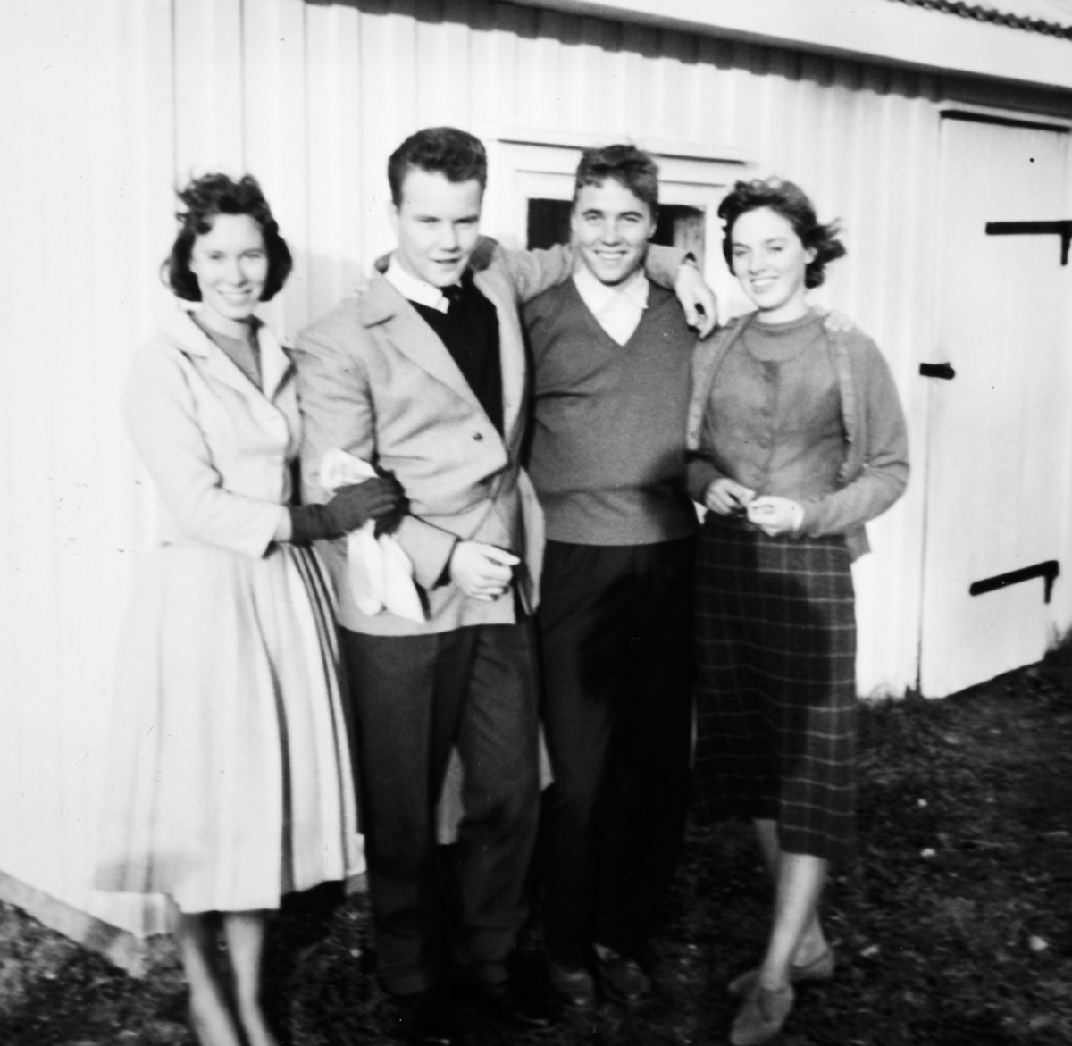 Trygve Hoff, trubadur, kvartett, Vonheim, Stange 1959. F.v. ukjent, Trygve Hoff, Terje Moen, Turid Kraft-Pettersen.