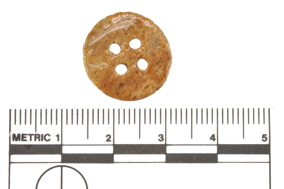 Knapp i tre, funnet i Vågen i Bergen.