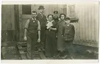 Gruppbild, familjen Hultén