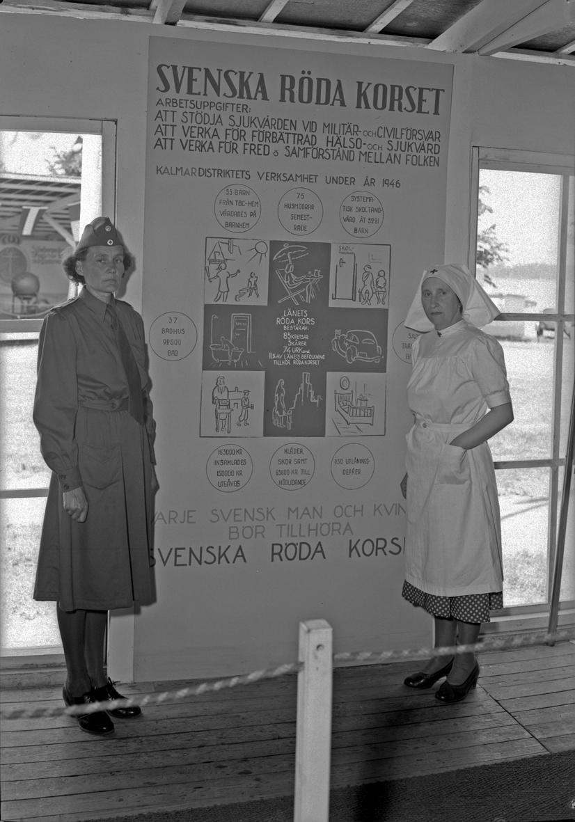 Hantverksutställningen 1947 i Kalmar. Paviljongen för Svenska Röda Korset.