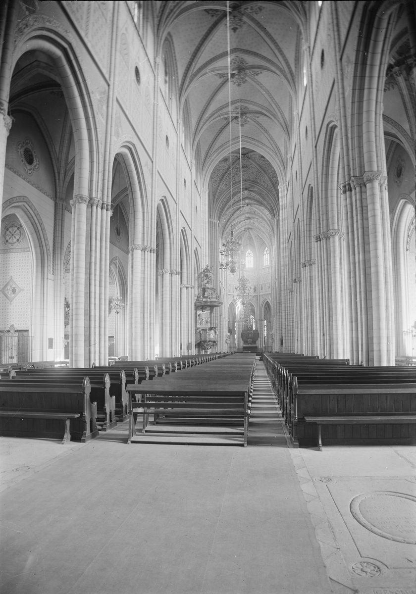 Mittskeppet efter restaureringen, Uppsala domkyrka, omkring 1900