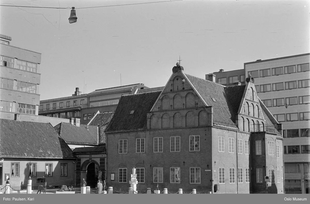 torg, Garnisonssykehuset, Norges Banks seddeltrykkeri, kontorbygninger