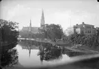 Fyrisån, Magdeburg och Uppsala domkyrka från norr 1891