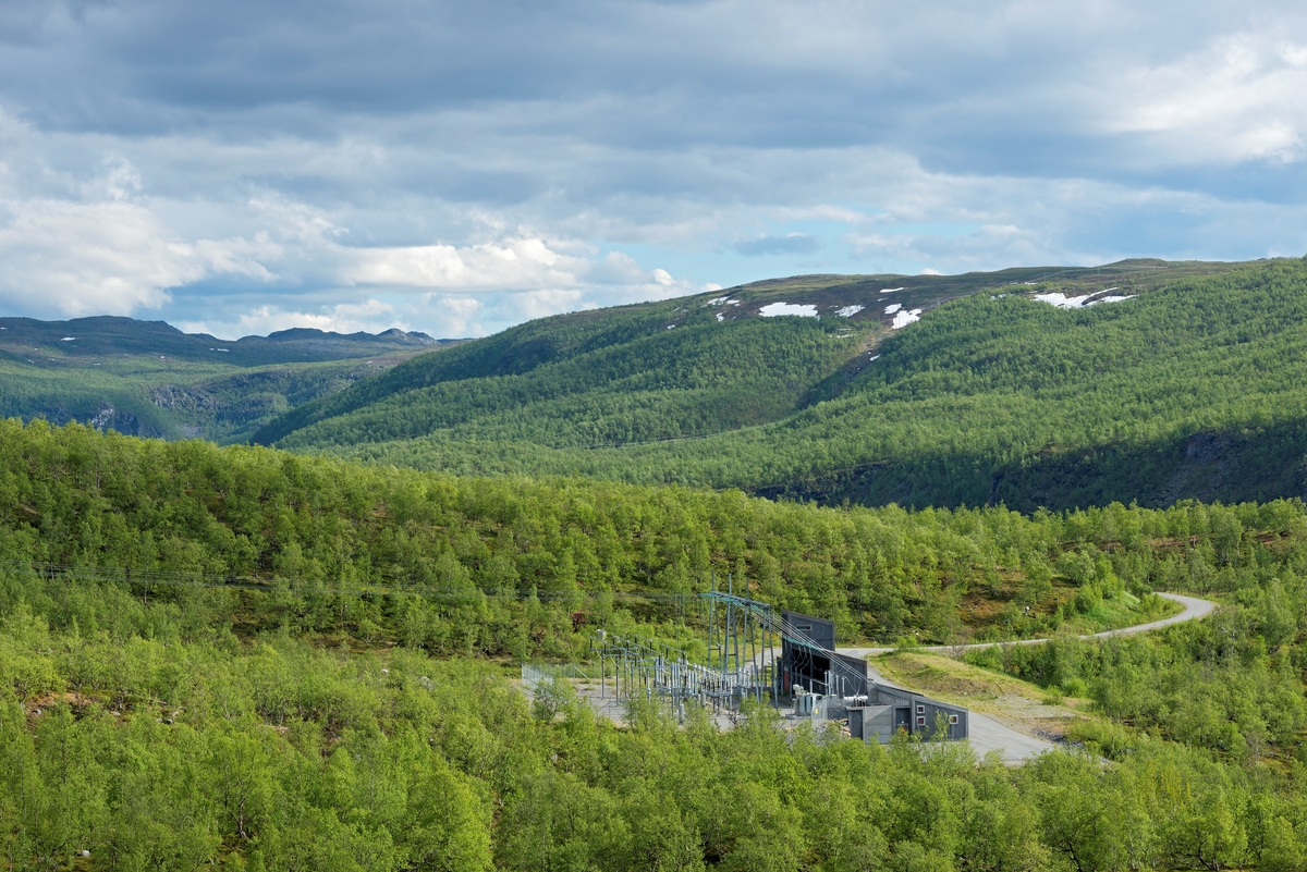 Sautso transformatorstasjon, hvor kraften fra Alta kraftverk sendes ut på luftnettet til Lakselv og Kautokeino. Kraftoverføring.