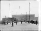 Eldriven spårvagn på Norrbro, Stockholm. Tidigt 1900-tal.