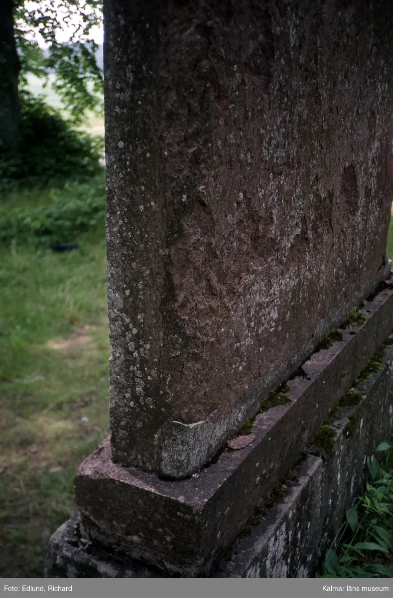 Detalj på minnes sten. Forsby gård.