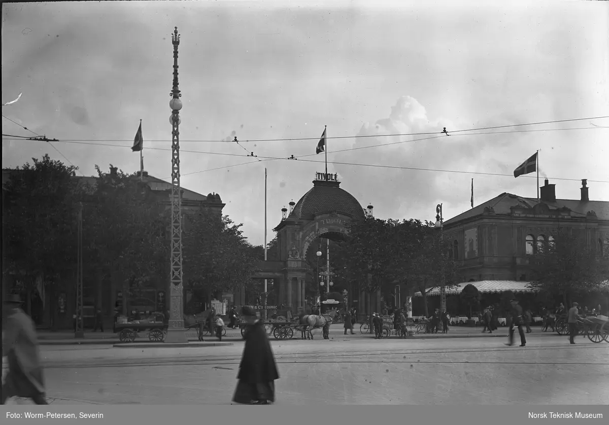 Fra København, inngangen til Tivoli