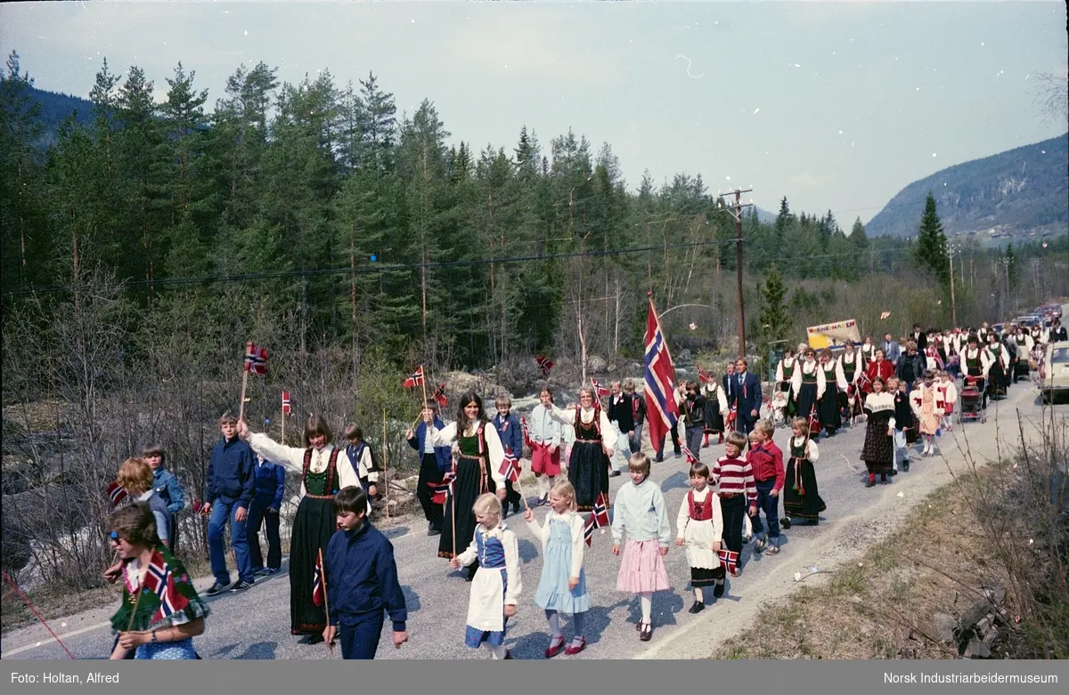 Barnetog i Atrå.