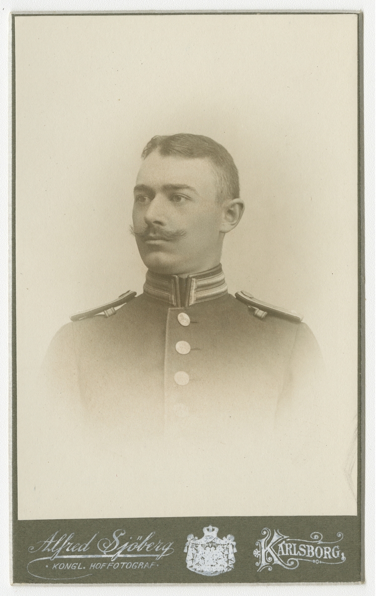 Porträtt av Carl Axel Liborius von Mentzer, underlöjtnant vid Hallands regemente I 16.