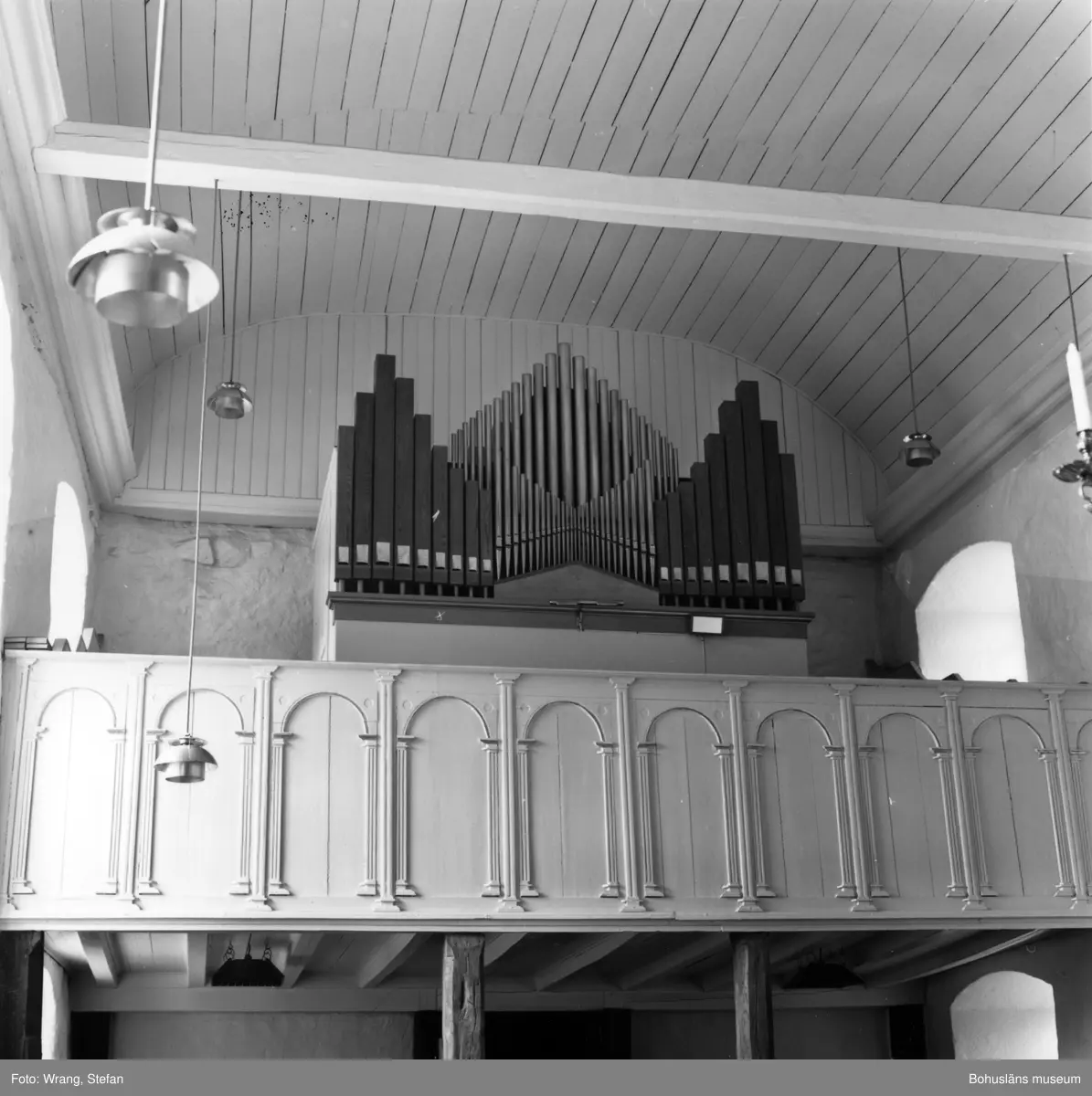 Text till bilden:"Bottna kyrka.Västläktaren. Bröstning från senare 1500-talet, med övermålning".