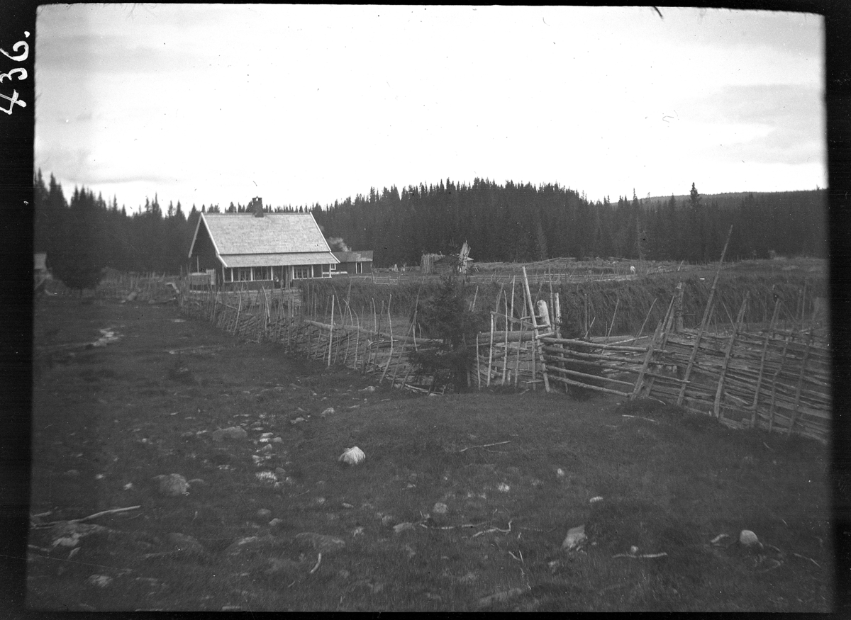 Vang H, Vang Almenning,  Bolsdalen i Åstadalen, Vestre Disen seter, slåttonn, høyhesjer, skigard