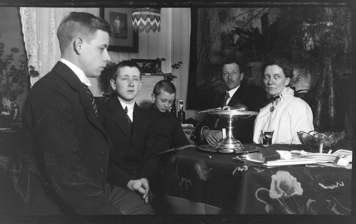 Dørum gard, julaften, interiør, familiegruppe 5, ukjente,