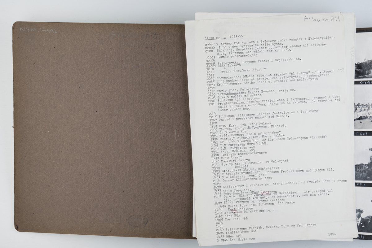 Album med fotografier av sportsseilere og miljøet omkring dem 1953-1955. Fotografert av Grethe Bruu. Album nr. 3.