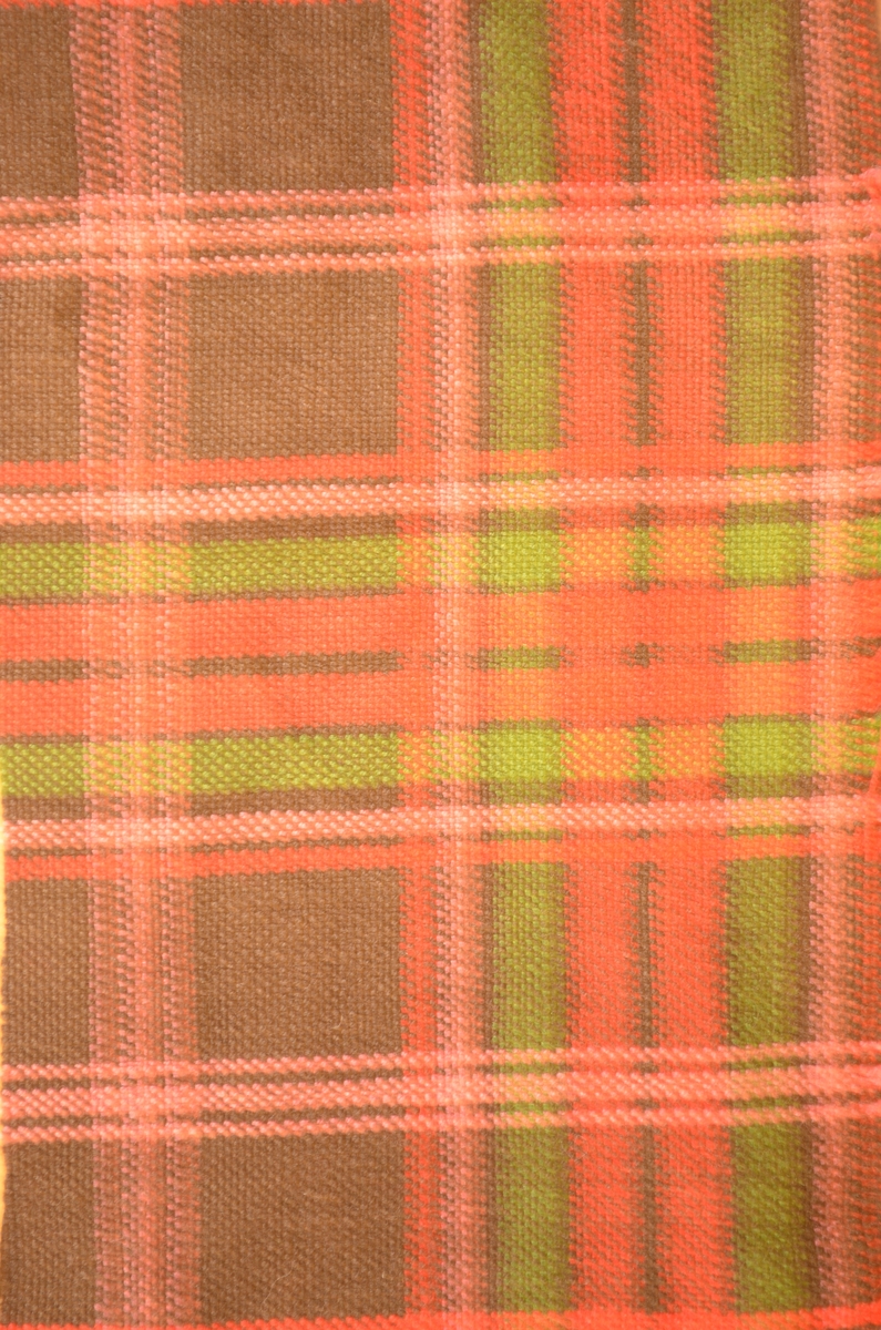 Stoffbitar, seks forskjellige bitar av ruta ulltøy. A, b,c,d,e,f.