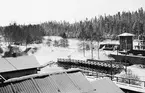 Motjärnshyttan. Masugnen, från masugnskransen mot sydväst, 1915.