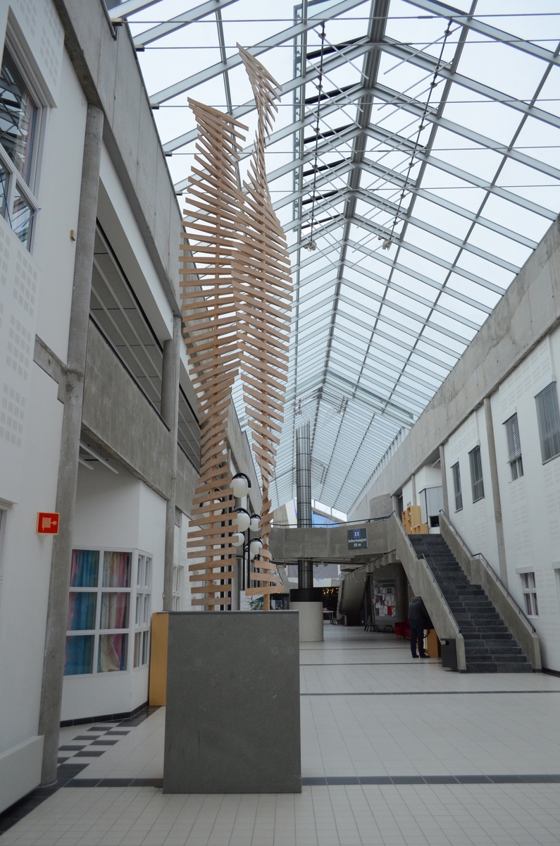 Frihet [Skulptur - Tre]